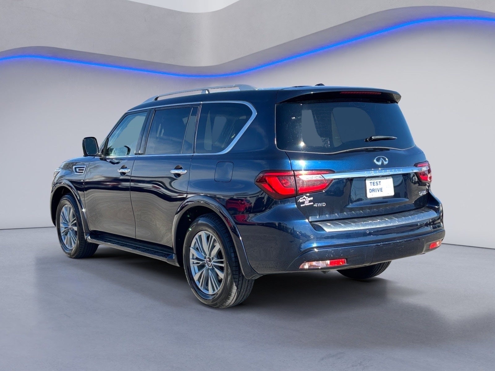 2024 INFINITI QX80 LUXE