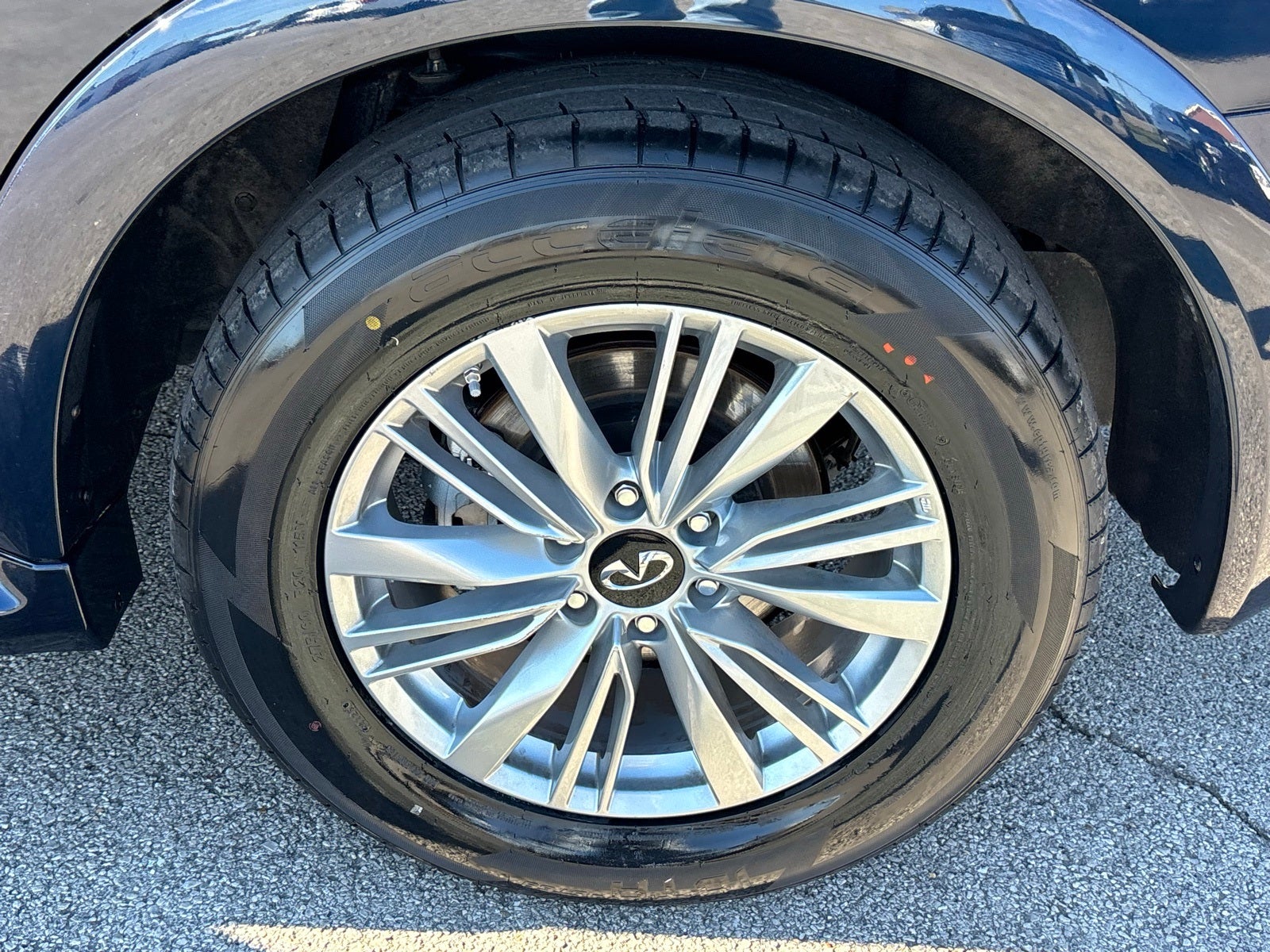 2024 INFINITI QX80 LUXE