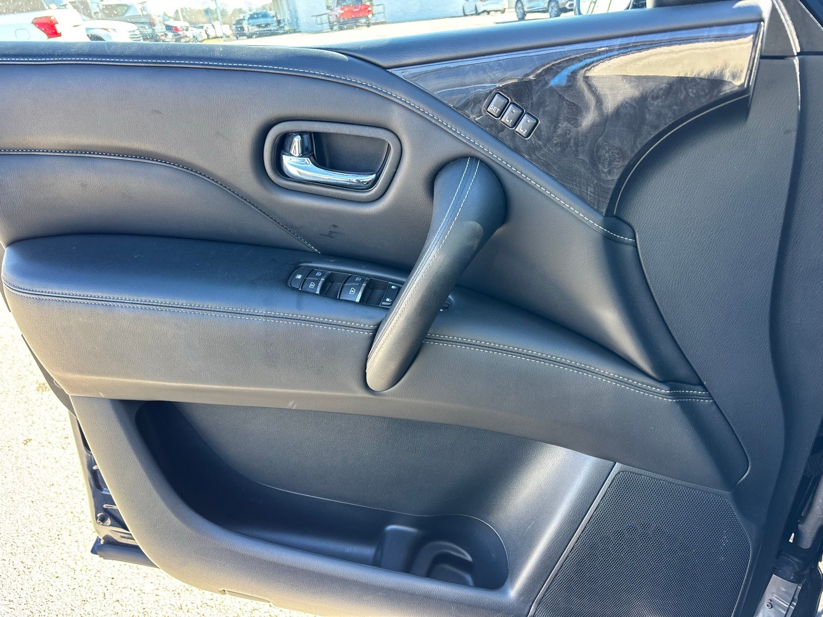 2024 INFINITI QX80 LUXE