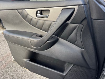 2017 INFINITI QX70 Base