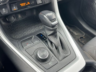 2020 Toyota RAV4 Hybrid XLE