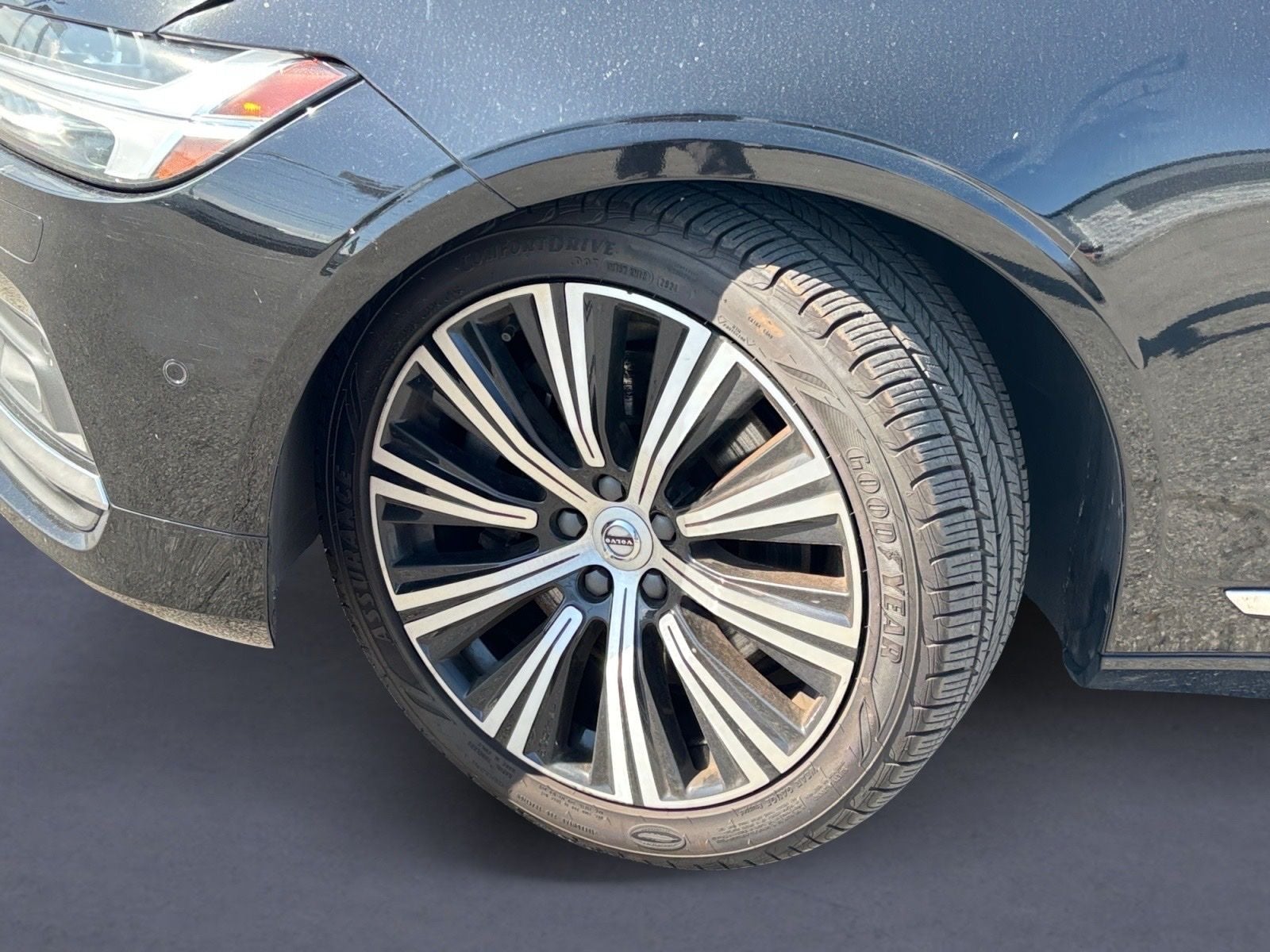 2023 Volvo S90 B6 Plus