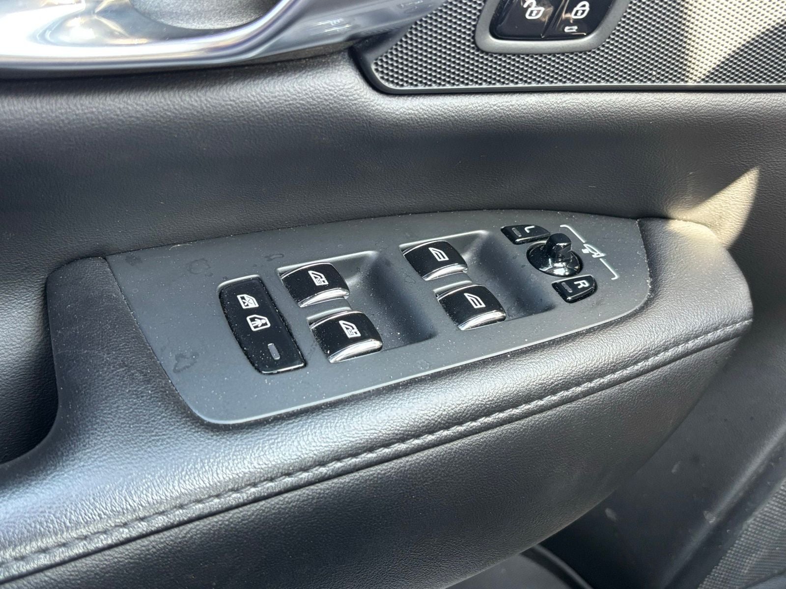 2023 Volvo S90 B6 Plus