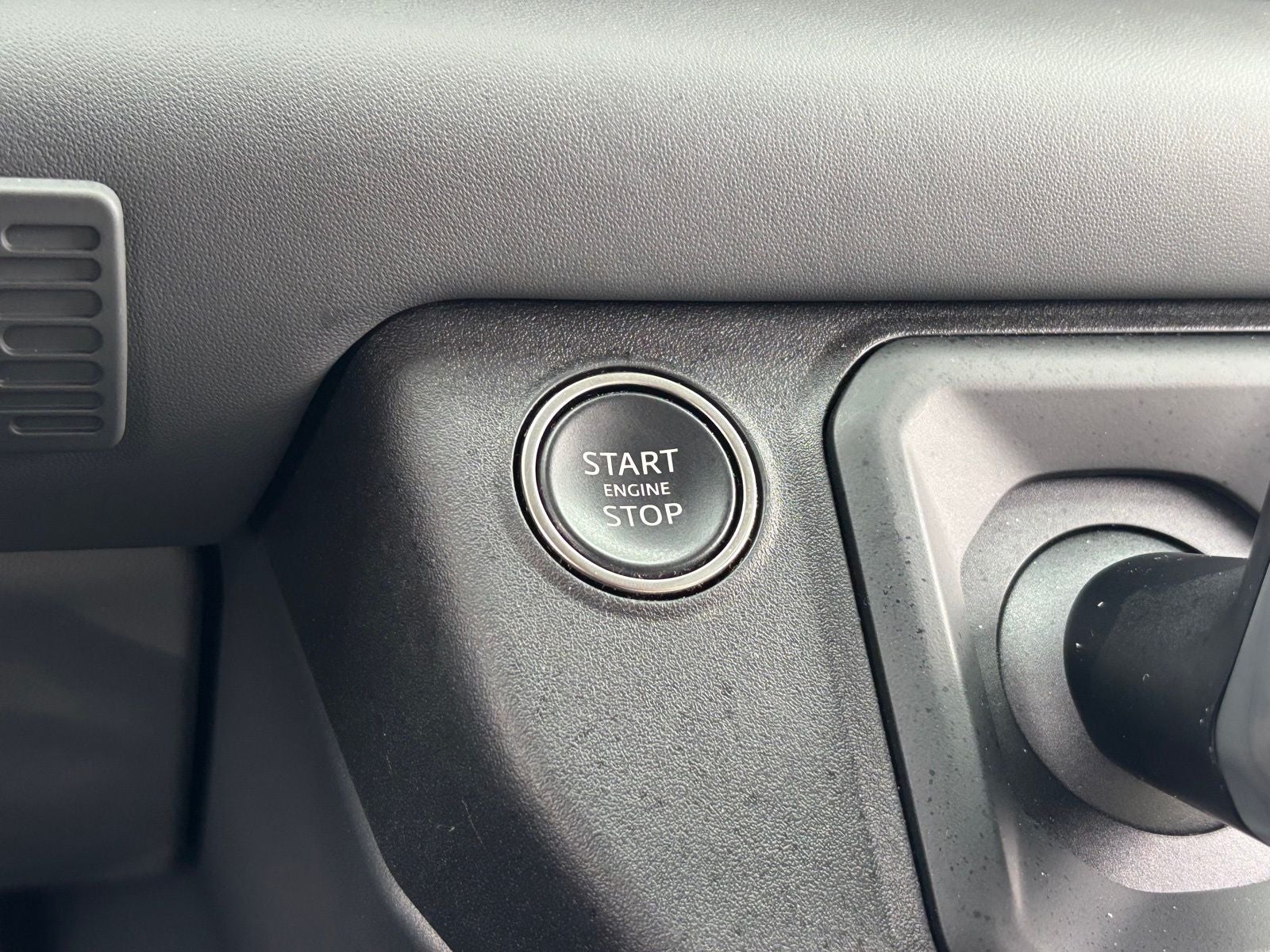 2024 Land Rover Defender 110 X-Dynamic SE