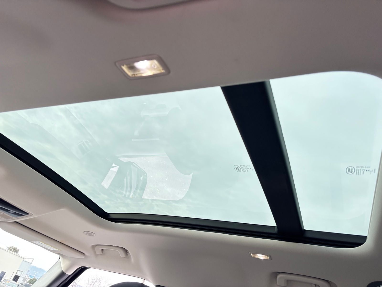 2024 Land Rover Defender 110 X-Dynamic SE