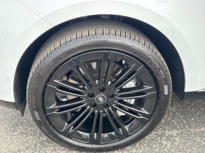 2025 Land Rover Range Rover SE