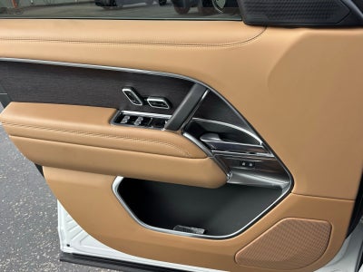 2025 Land Rover Range Rover SE