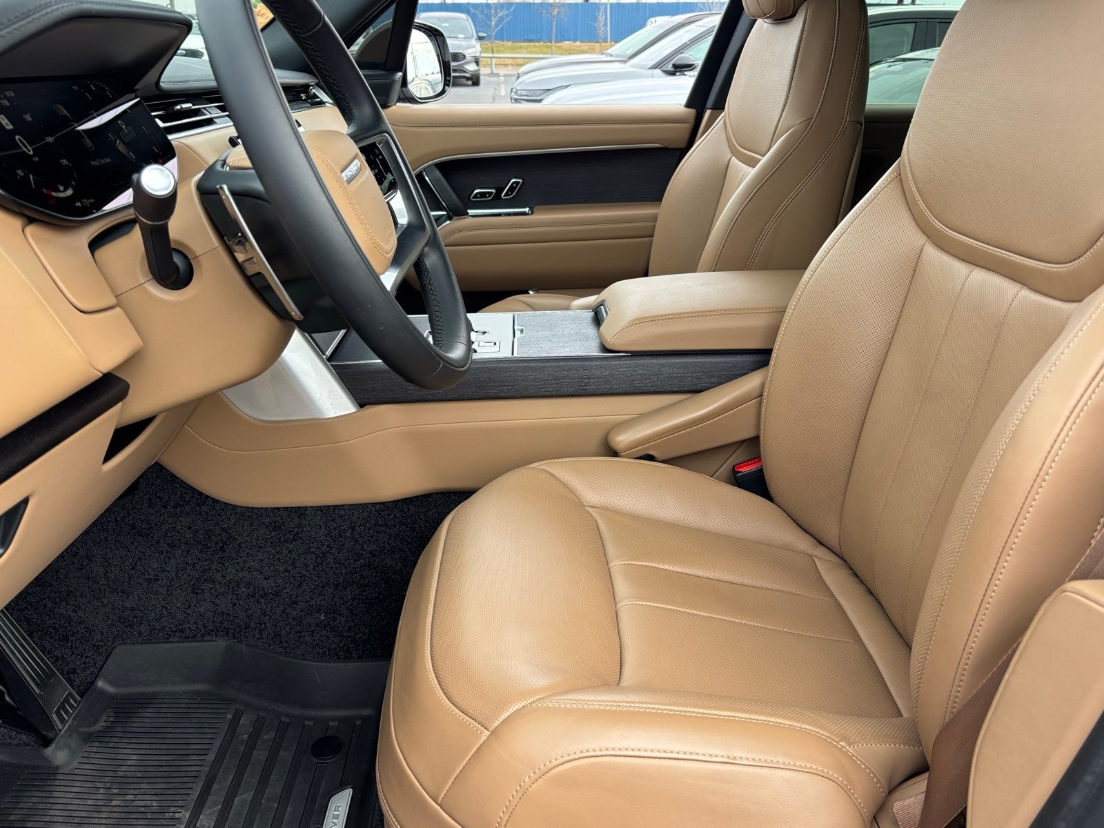 2025 Land Rover Range Rover SE