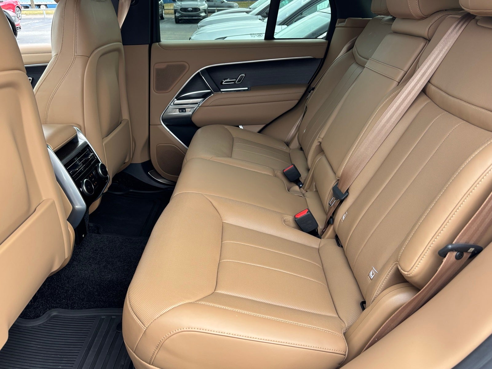 2025 Land Rover Range Rover SE