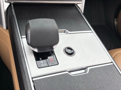 2025 Land Rover Range Rover SE