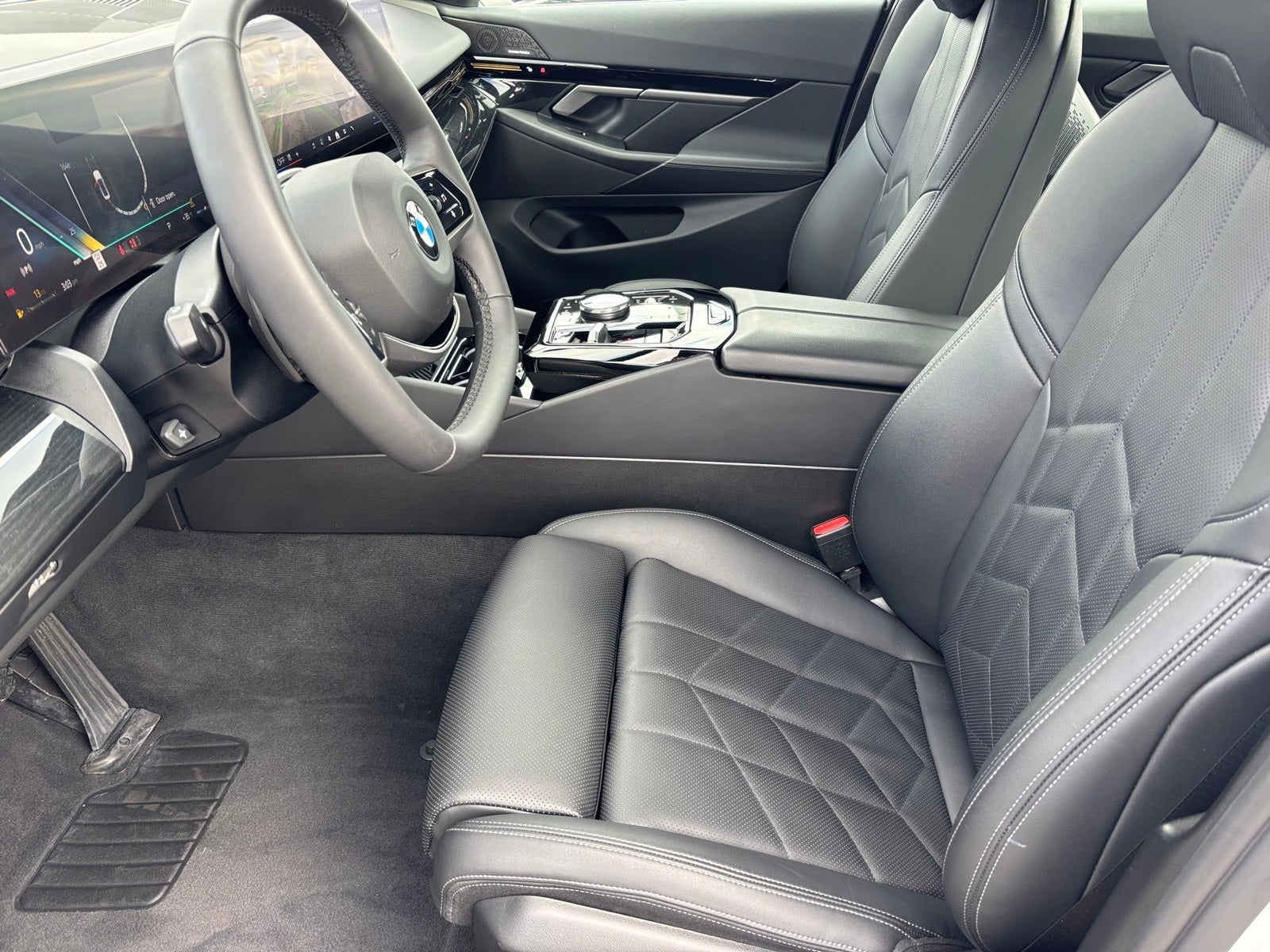 2025 BMW 5 Series 530i xDrive