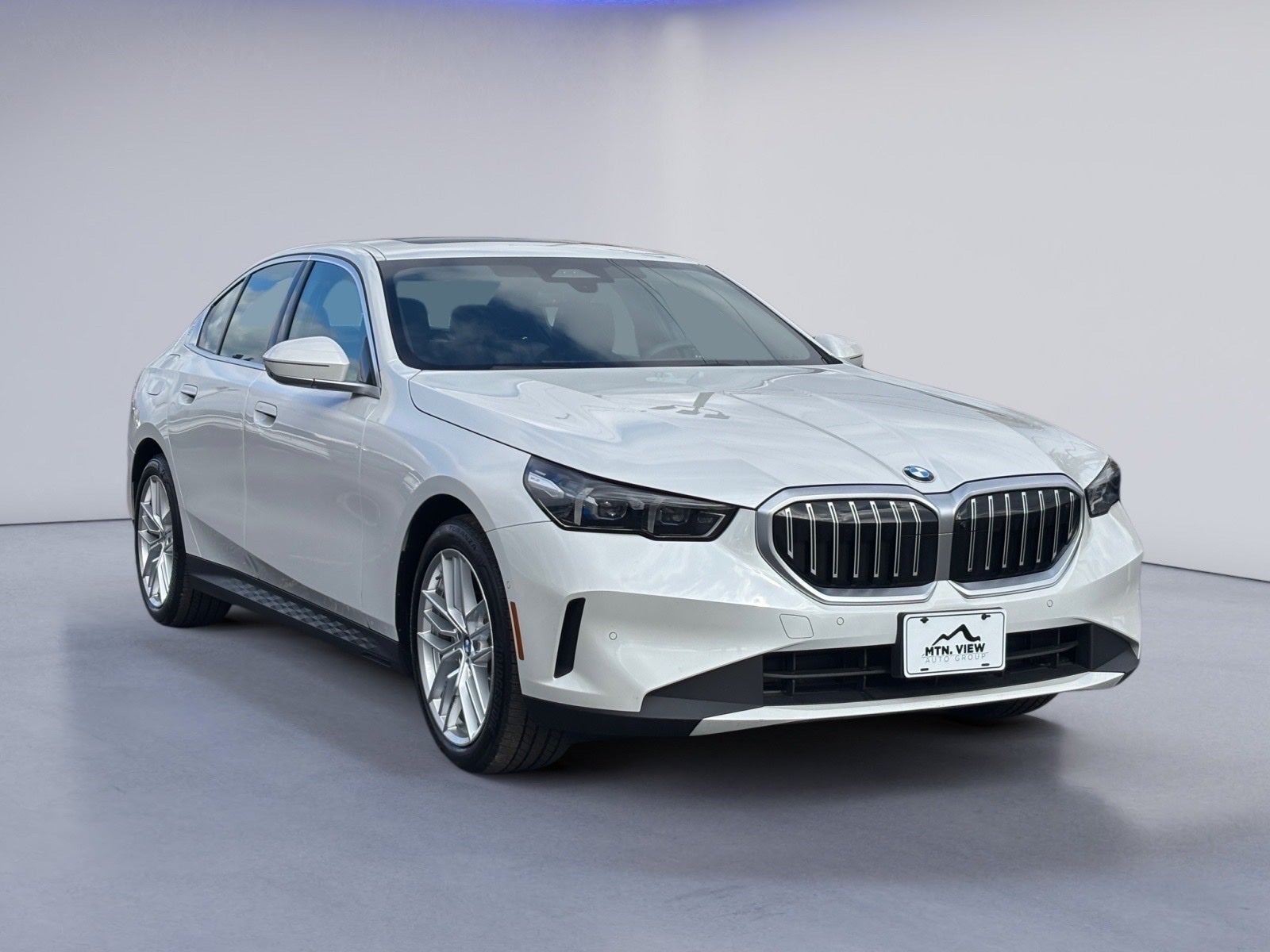 2025 BMW 5 Series 530i xDrive