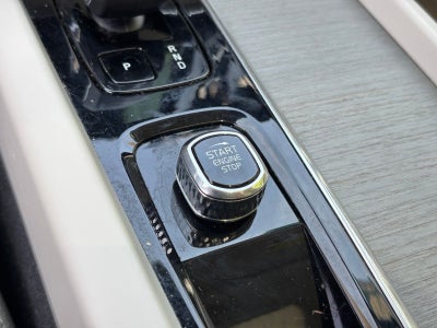 2023 Volvo XC60 Recharge Plug-In Hybrid T8 Plus Bright Theme