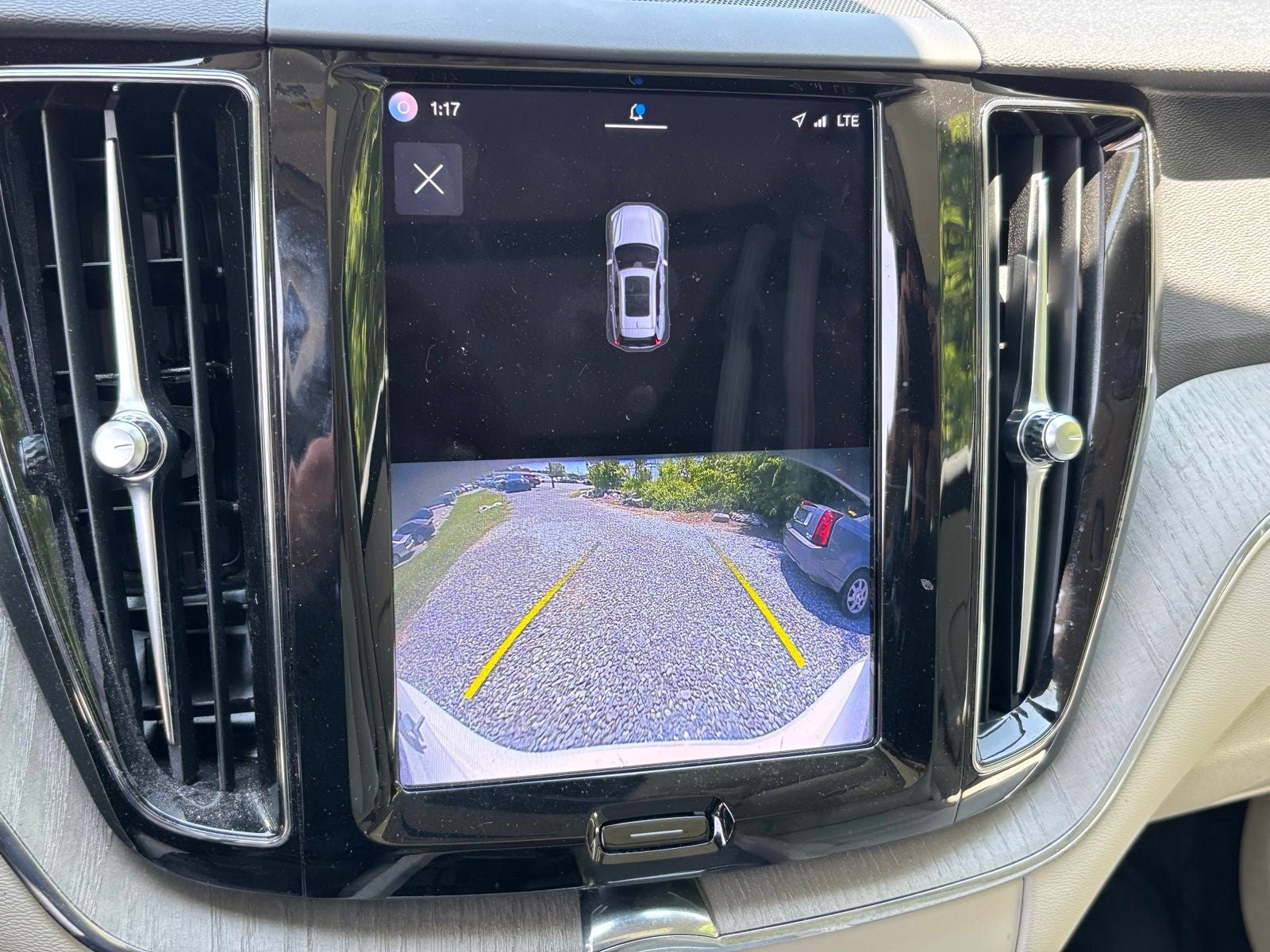 2023 Volvo XC60 Recharge Plug-In Hybrid T8 Plus Bright Theme