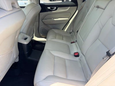 2023 Volvo XC60 Recharge Plug-In Hybrid T8 Plus Bright Theme