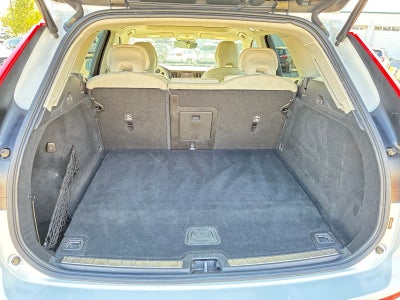 2023 Volvo XC60 Recharge Plug-In Hybrid T8 Plus Bright Theme