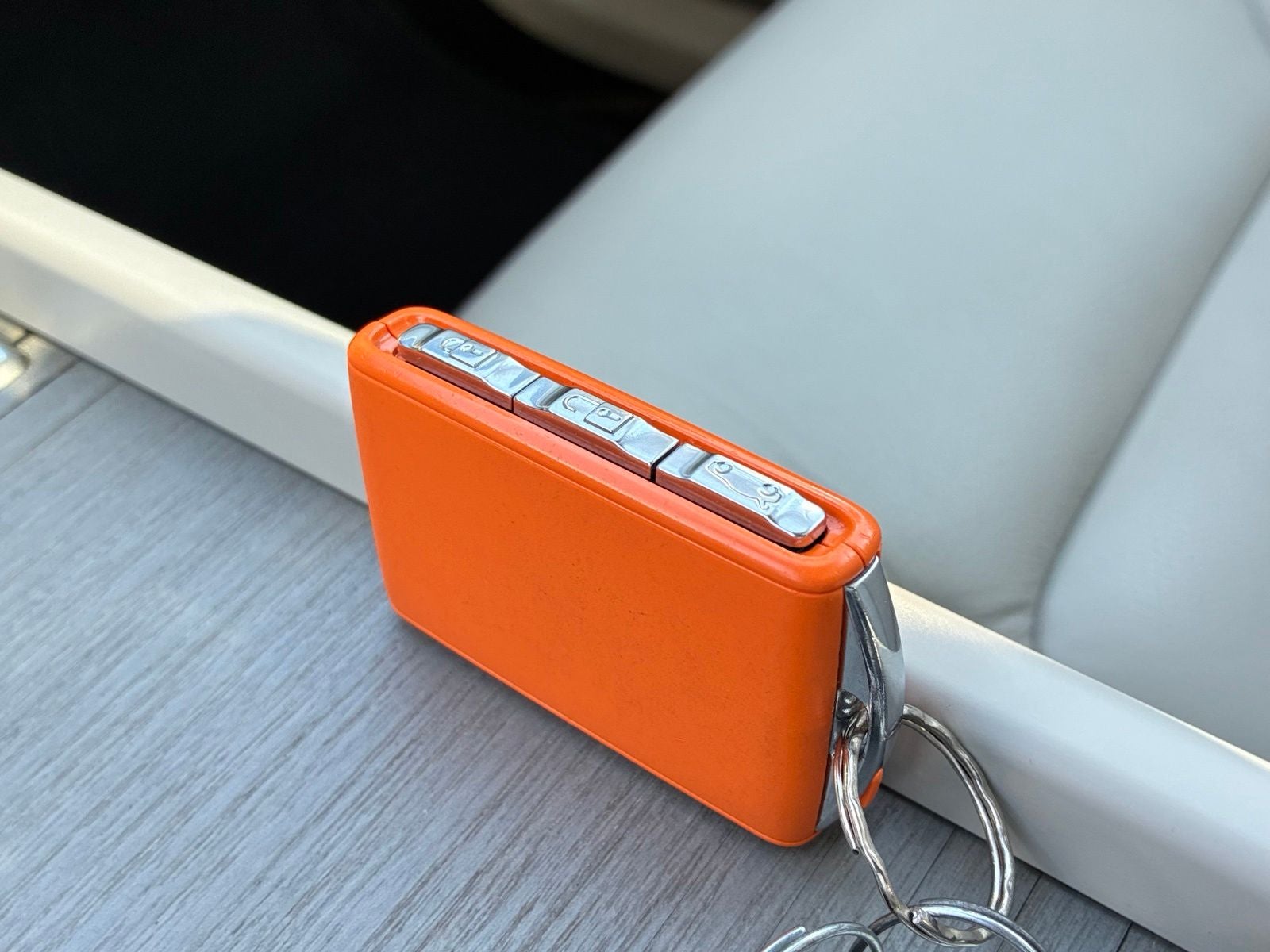 2023 Volvo XC60 Recharge Plug-In Hybrid T8 Plus Bright Theme