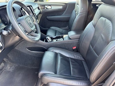 2023 Volvo XC40 Ultimate
