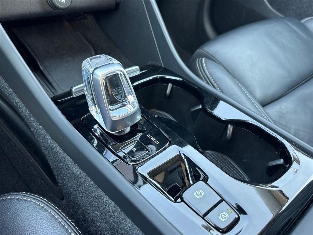 2023 Volvo XC40 Ultimate