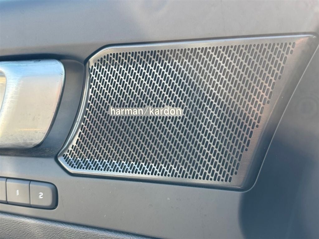 2023 Volvo XC40 Ultimate