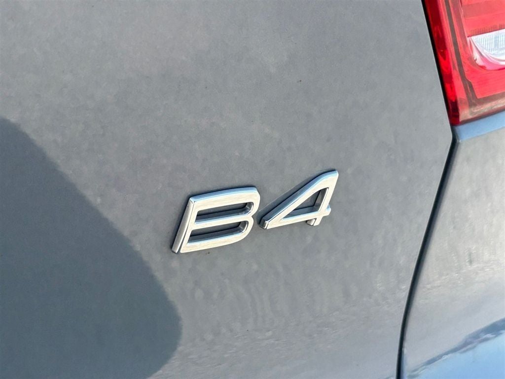 2023 Volvo XC40 Ultimate