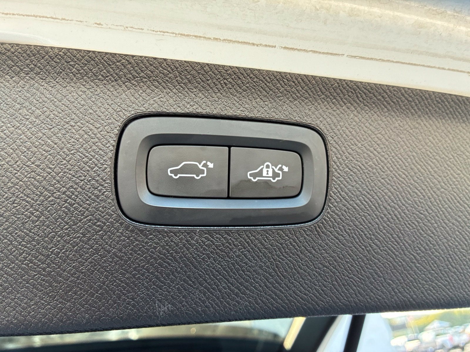 2023 Volvo XC90 B5 Core