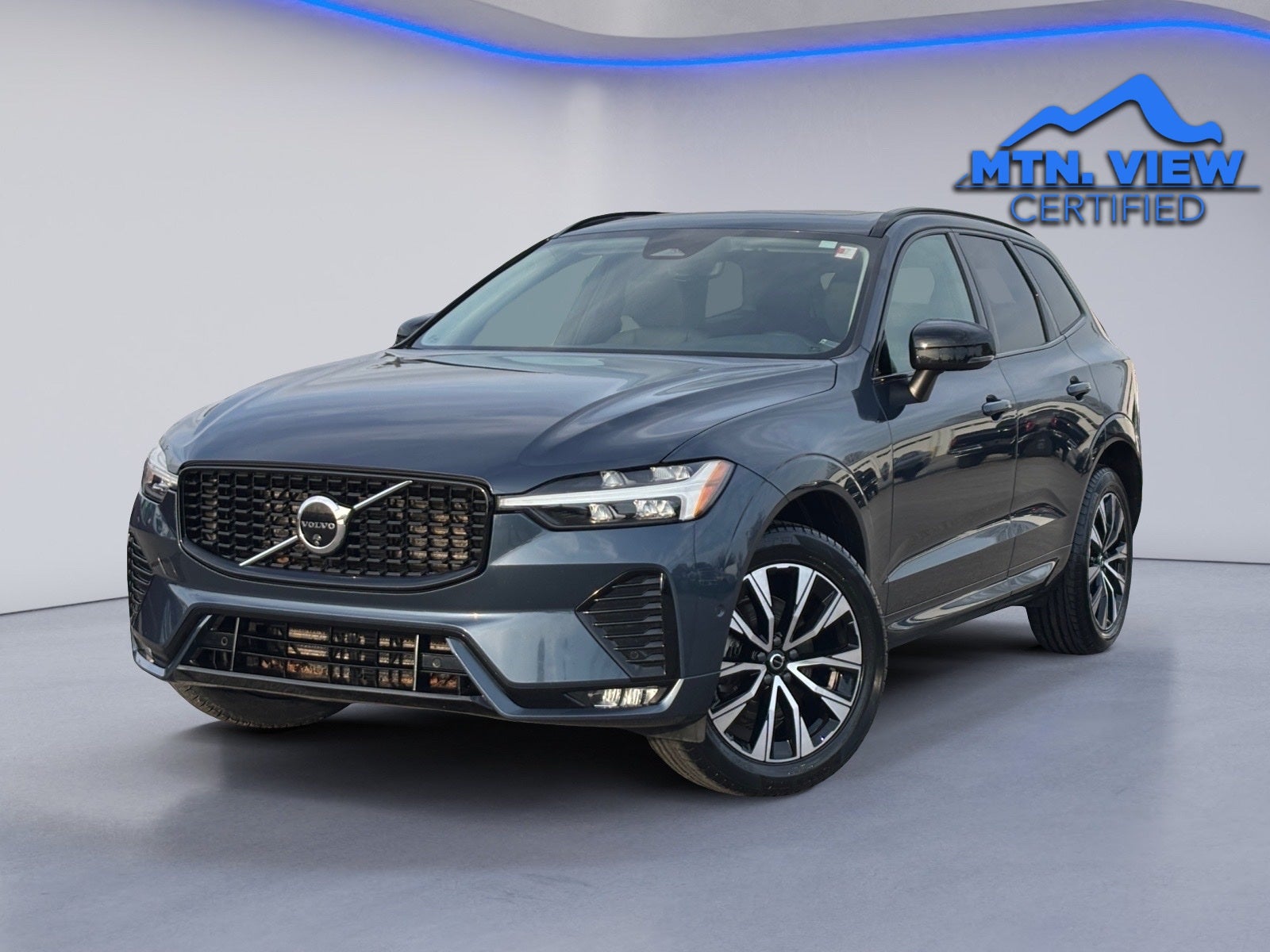 2024 Volvo XC60 B5 Plus Dark Theme