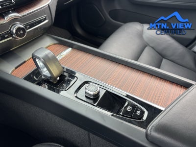 2024 Volvo XC60 B5 Plus Dark Theme