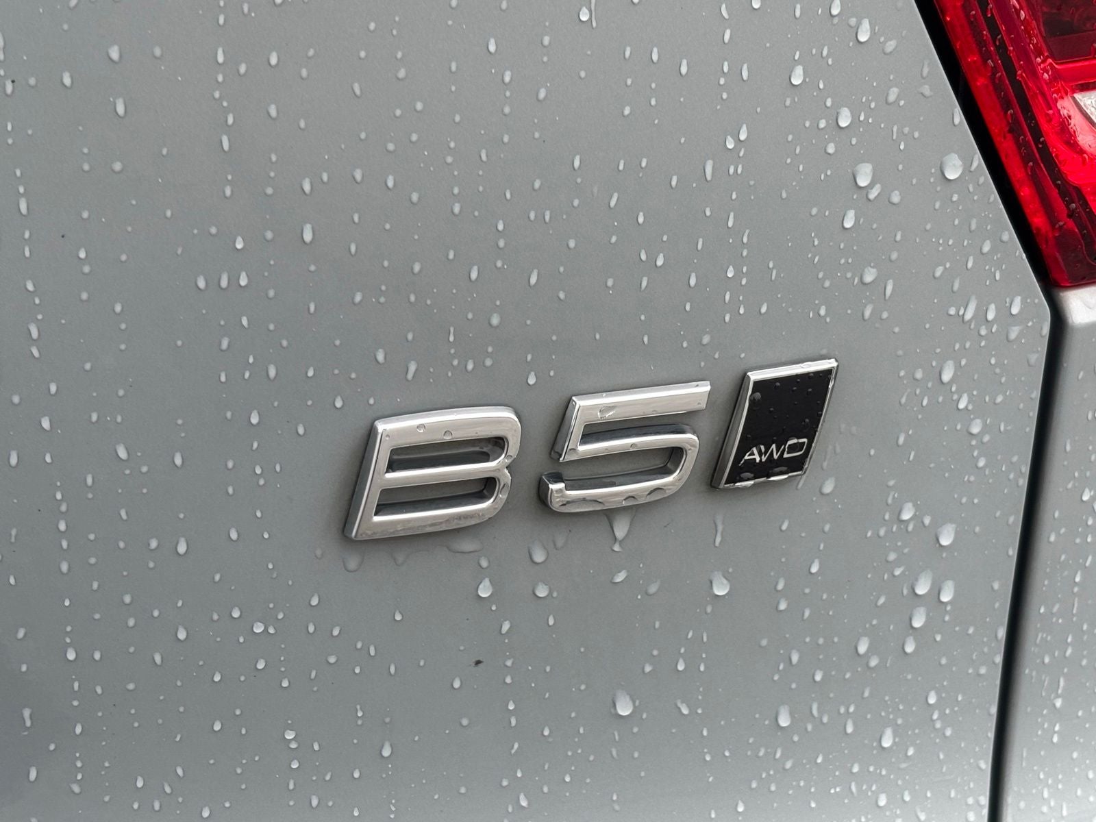 2024 Volvo XC40 B5 Plus Bright Theme