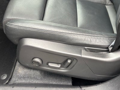 2024 Volvo XC40 B5 Plus Bright Theme