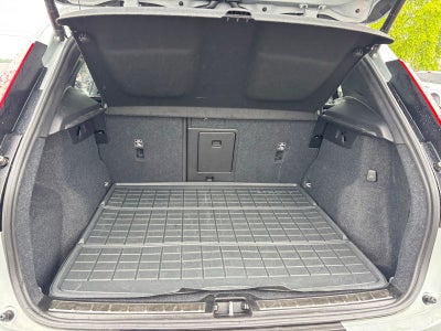 2024 Volvo XC40 B5 Plus Bright Theme
