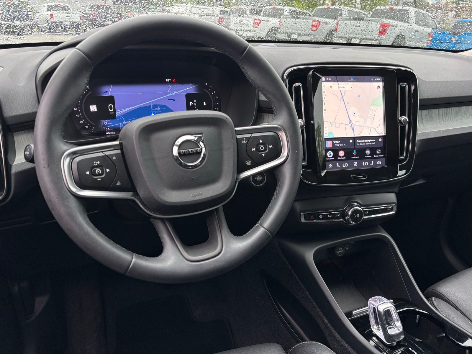 2024 Volvo XC40 B5 Plus Bright Theme