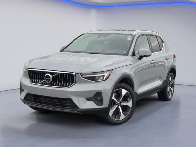 2024 Volvo XC40 B5 Plus Bright Theme