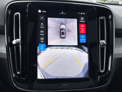 2024 Volvo XC40 B5 Plus Bright Theme