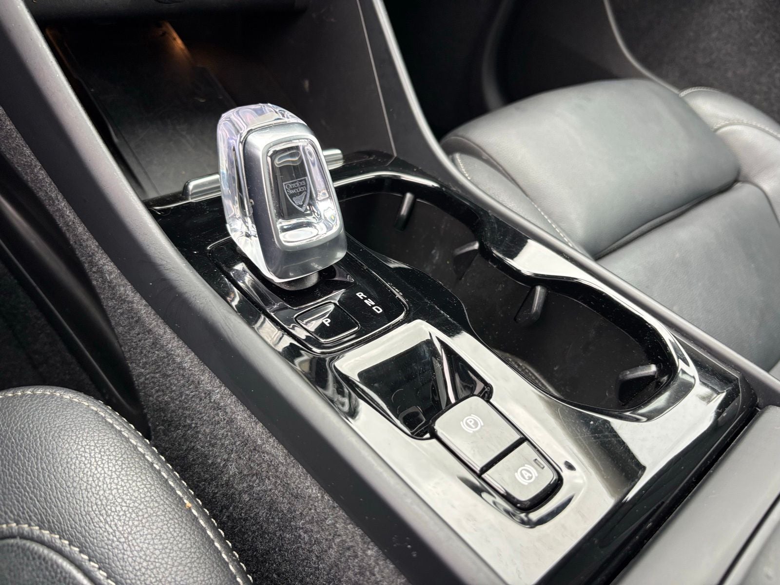 2024 Volvo XC40 B5 Plus Bright Theme