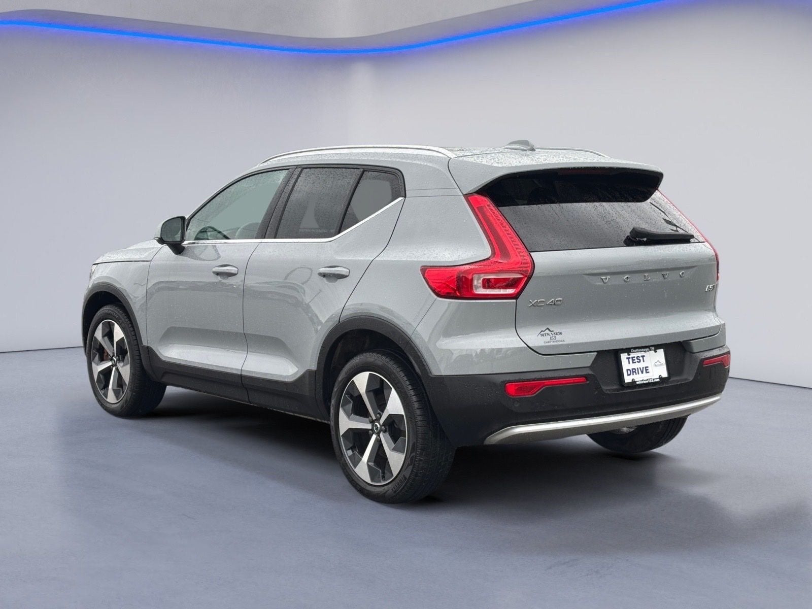 2024 Volvo XC40 B5 Plus Bright Theme