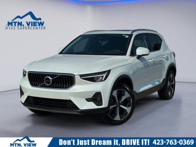 2024 Volvo XC40 B5 Plus Bright Theme