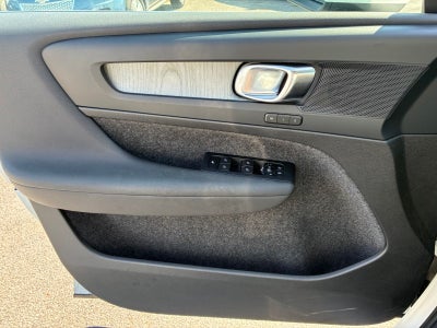 2024 Volvo XC40 B5 Plus Bright Theme