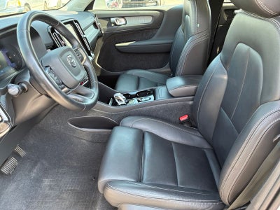 2024 Volvo XC40 B5 Plus Bright Theme