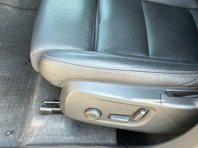 2024 Volvo XC40 B5 Plus Bright Theme
