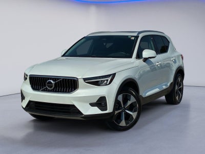 2024 Volvo XC40 B5 Plus Bright Theme