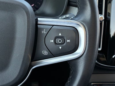 2024 Volvo XC40 B5 Plus Bright Theme