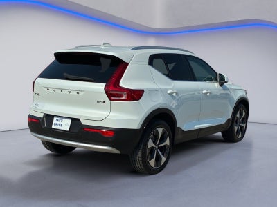 2024 Volvo XC40 B5 Plus Bright Theme