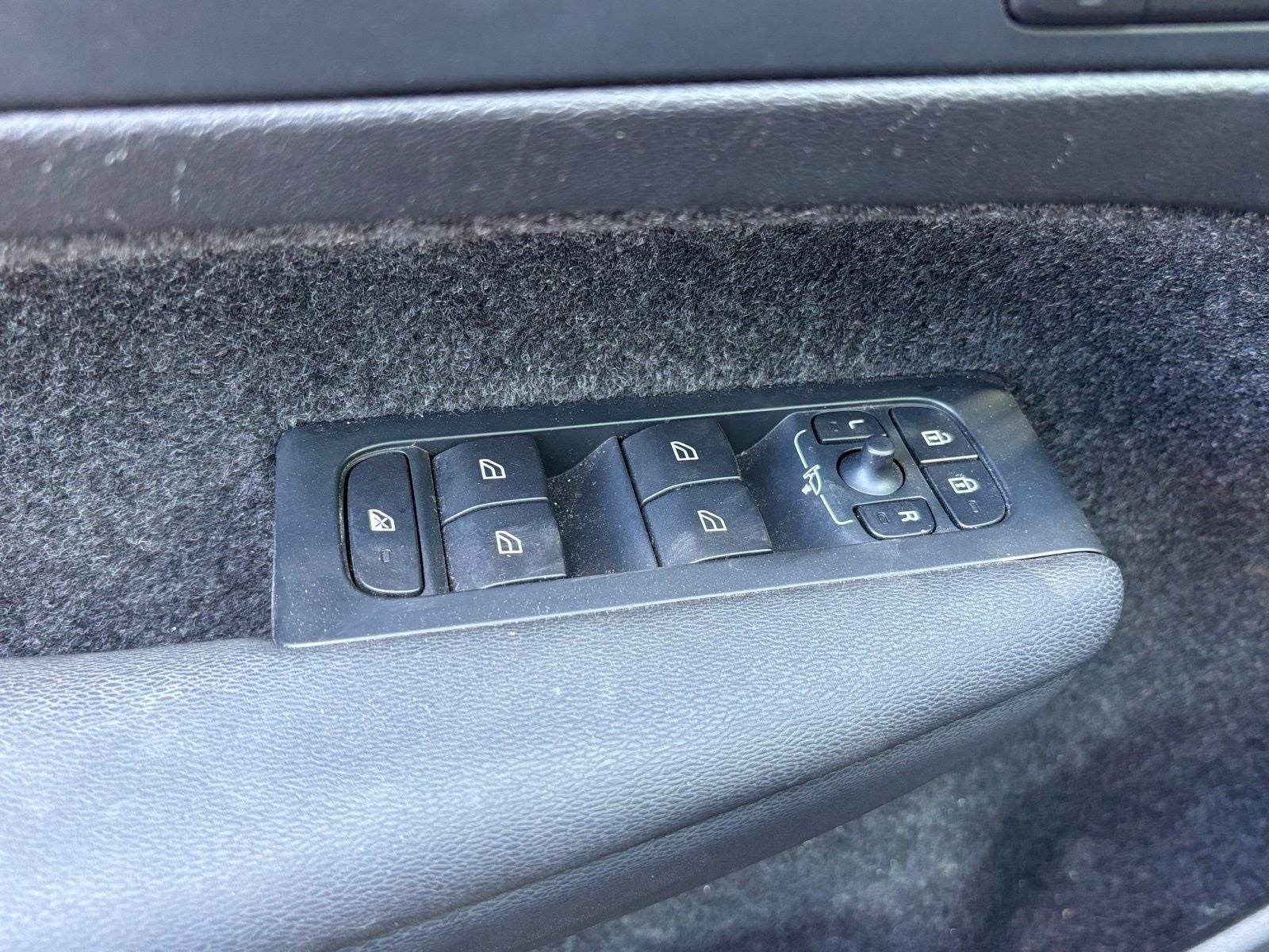 2024 Volvo XC40 B5 Plus Bright Theme