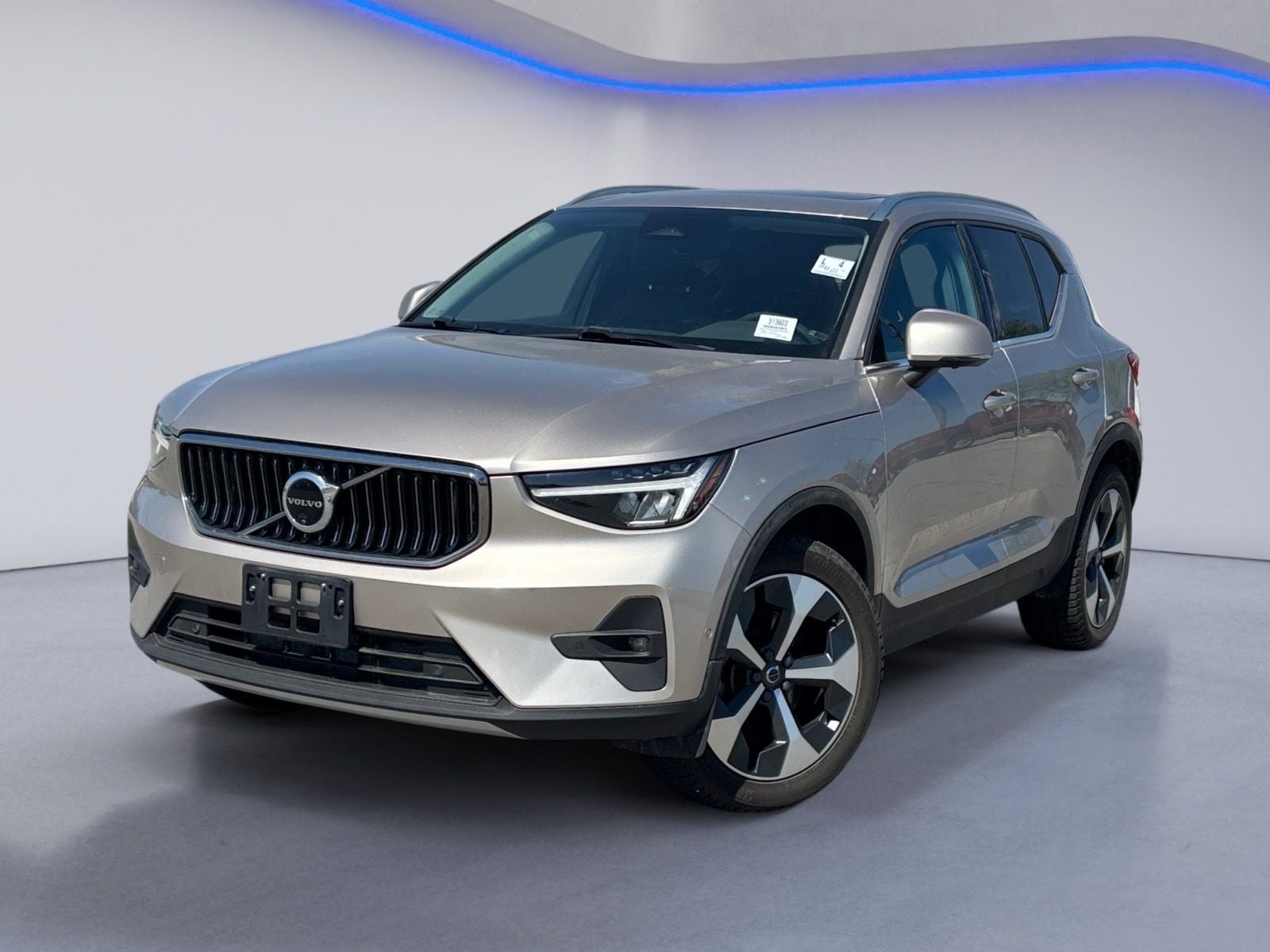 2024 Volvo XC40 B5 Plus Bright Theme