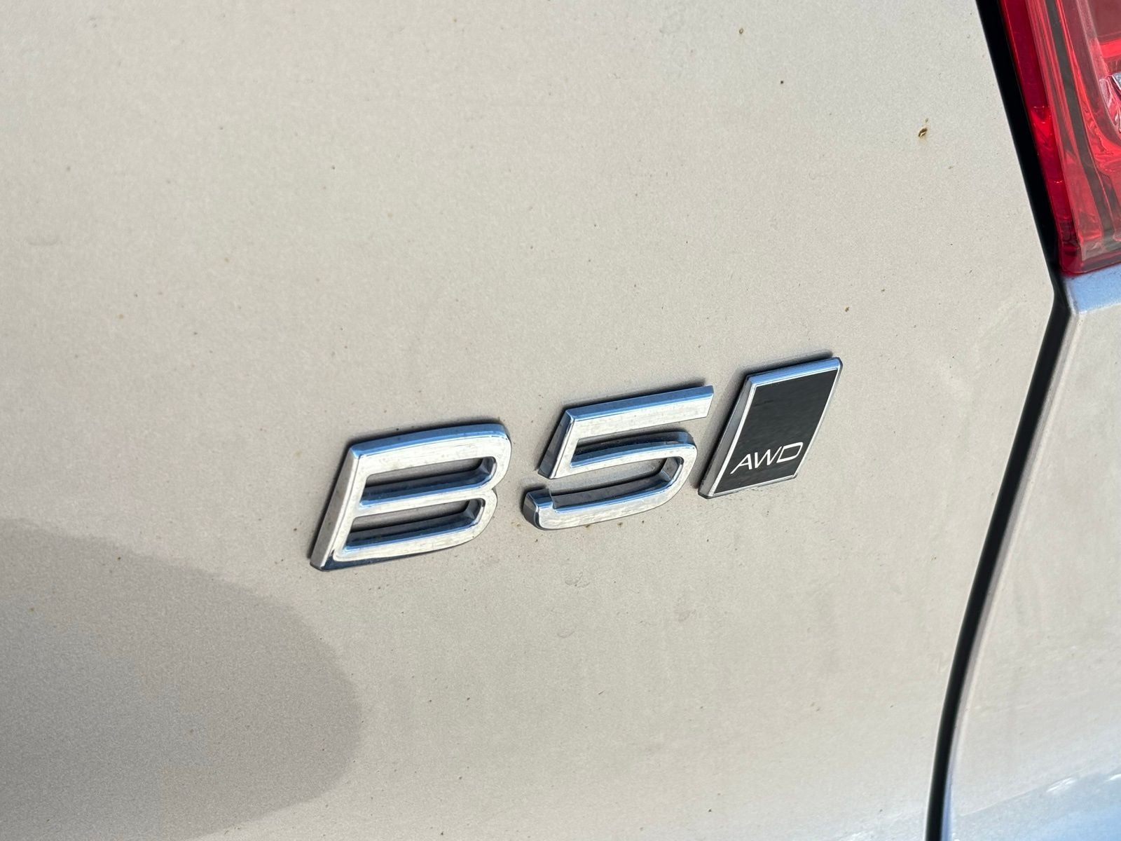 2024 Volvo XC40 B5 Plus Bright Theme