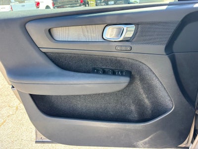 2024 Volvo XC40 B5 Plus Bright Theme