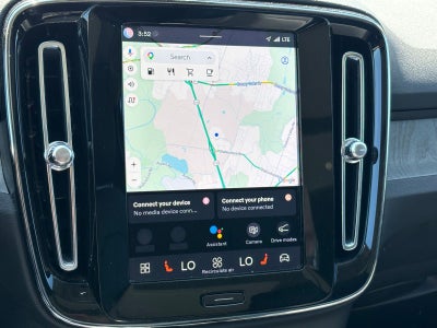 2024 Volvo XC40 B5 Plus Bright Theme