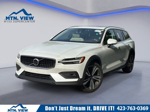 2025 Volvo V60 Cross Country B5 Plus