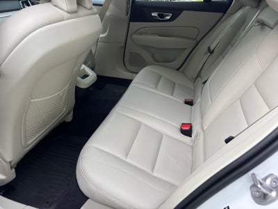 2025 Volvo V60 Cross Country B5 Plus